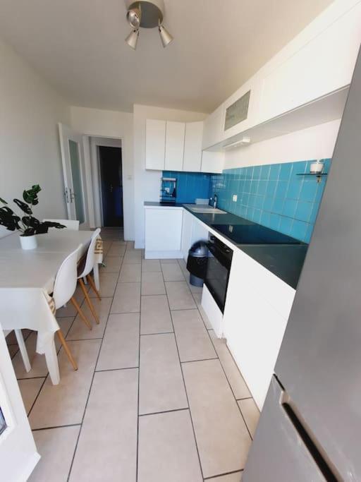 Logement Dans Residence - A 10 Km Du Centre Ville Et A 5 Minute Du Parlement Europeen Avec Parking Gratuit Hoenheim Ngoại thất bức ảnh