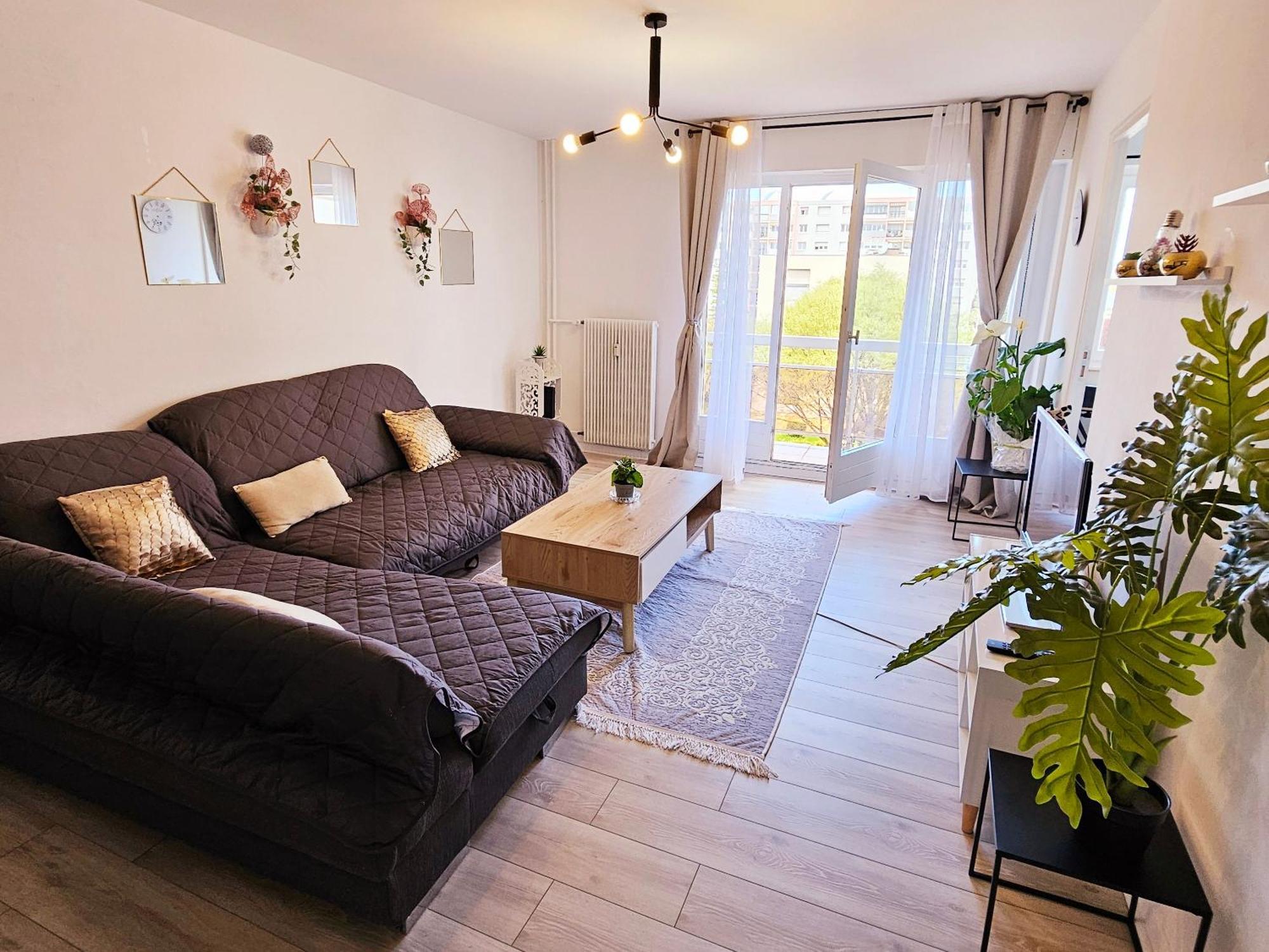 Logement Dans Residence - A 10 Km Du Centre Ville Et A 5 Minute Du Parlement Europeen Avec Parking Gratuit Hoenheim Ngoại thất bức ảnh